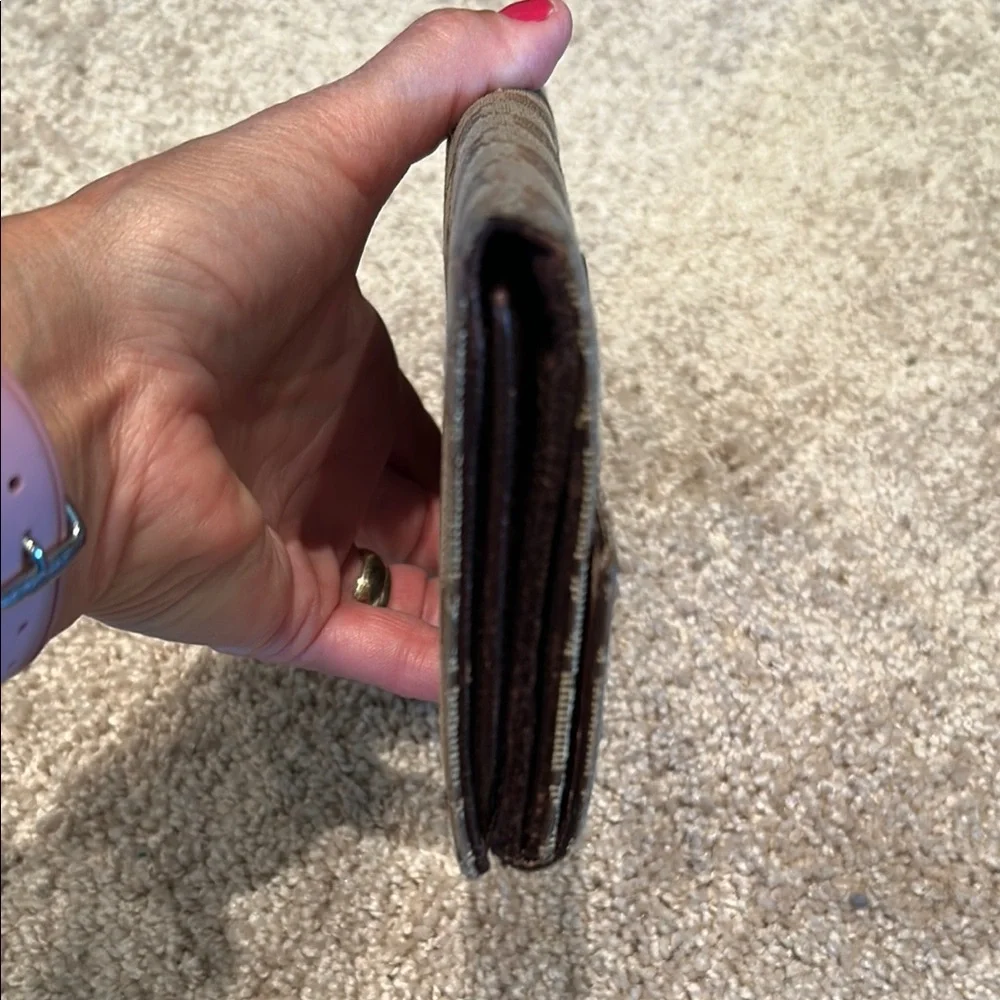 Gucci Brown wallet with Iconic Design - Picture 4 of 13